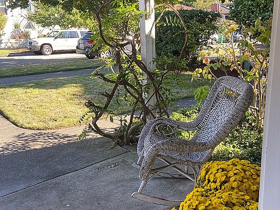 Front porch to wave hello