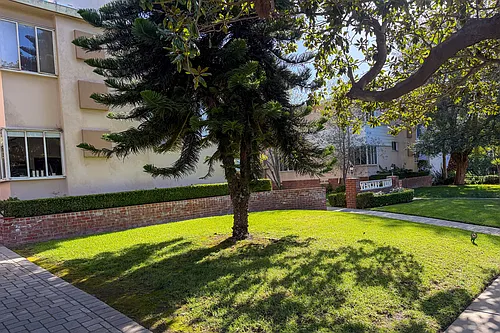 150-156 San Vicente Photo 1