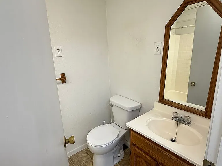 126 S Main St — Photo 9
