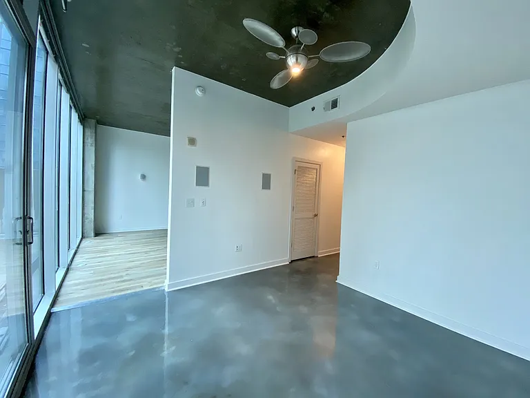 301 Demonbreun St #713 — Photo 17