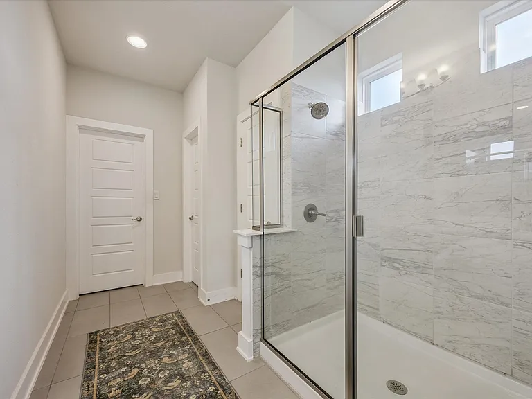 111 Alexander — Photo 12