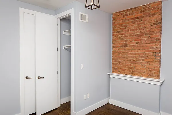 Rented by Nooklyn NYC LLC | media 46