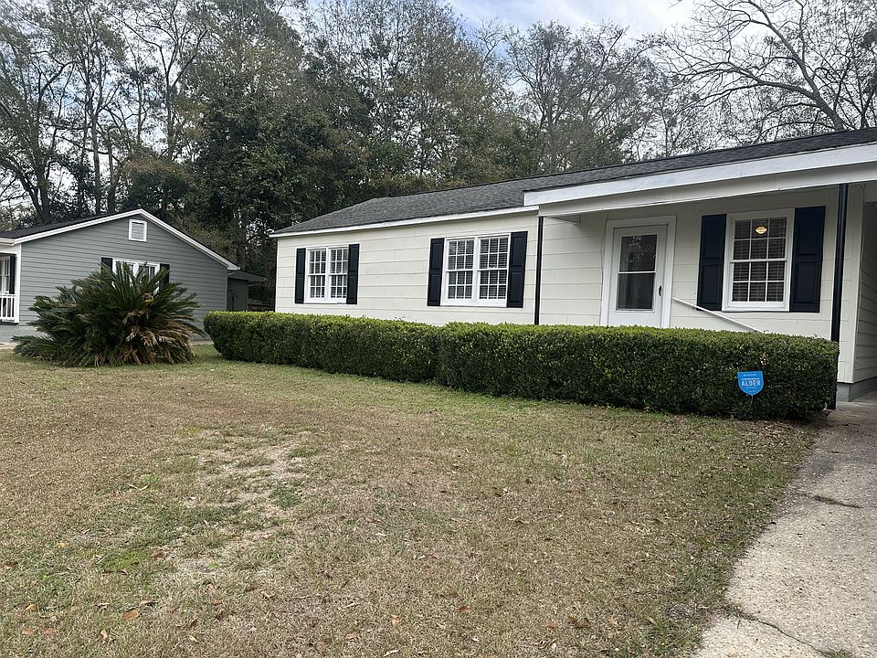 1st image of 1102 Young St