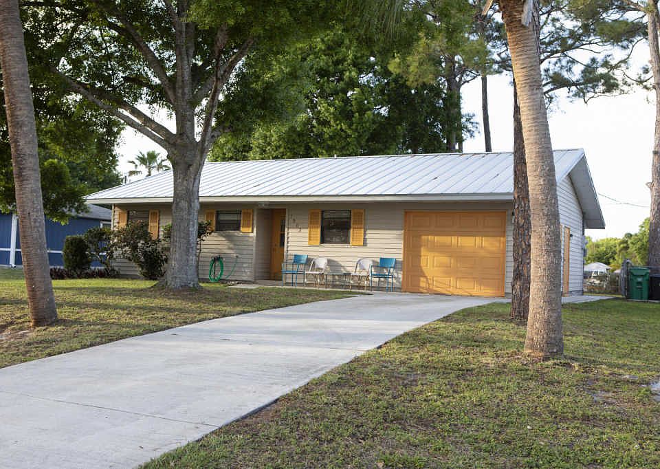 1st image of 7502 Coquina Ave