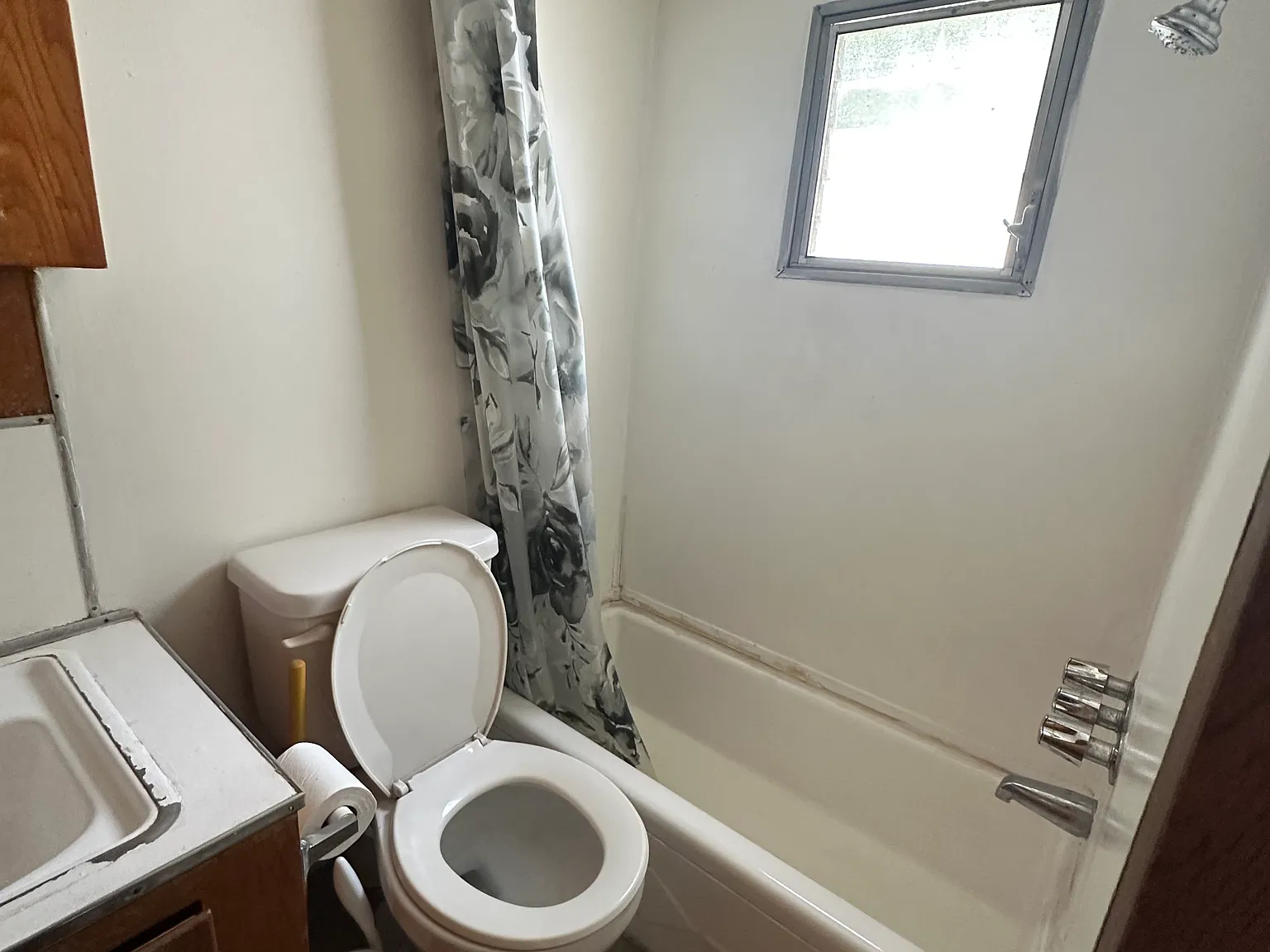 515 E Saint Andrew Pl — Photo 2