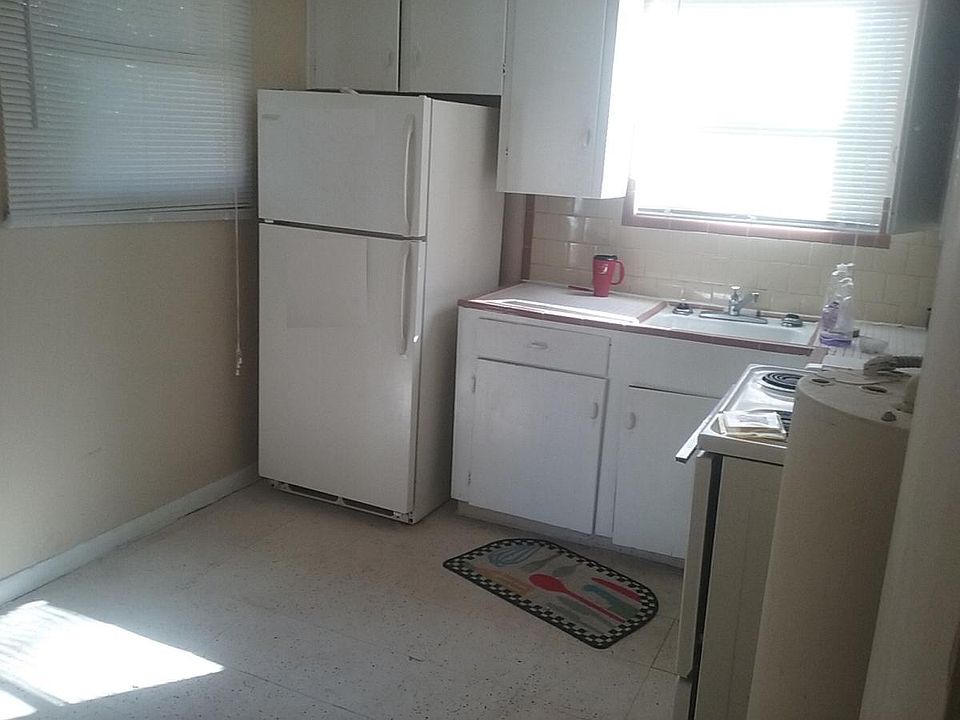 2nd image of 1024 W 29th St APT 4