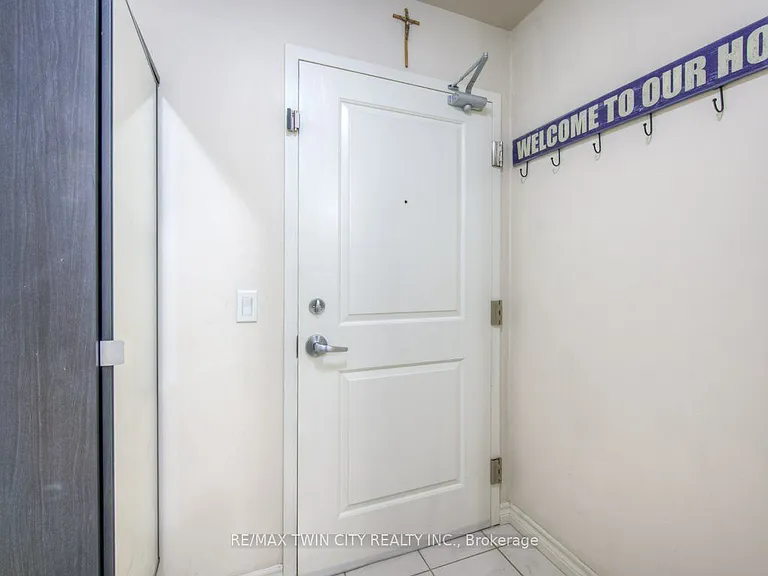 1280 Gordon St #305 — Photo 6