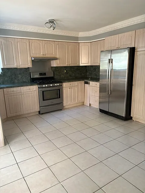 3 bed, 2000 sqft, $3,400 — Photo 4
