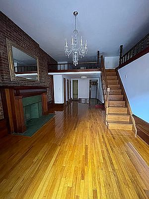 3rd image of 19 W 70th St APT 2F