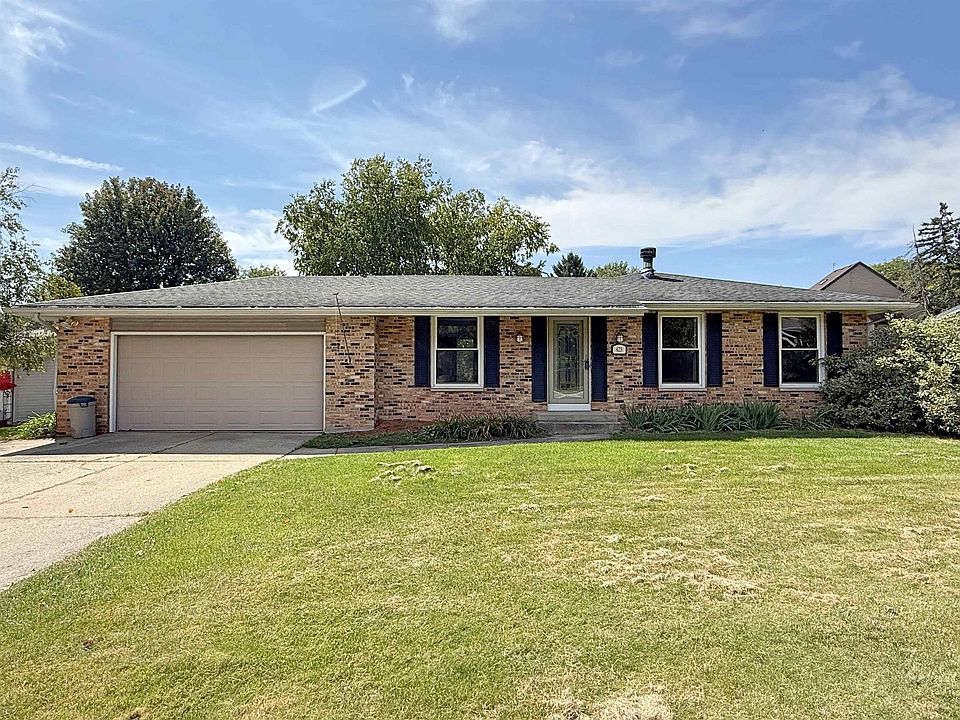 1st image of 425 Applewood Ln