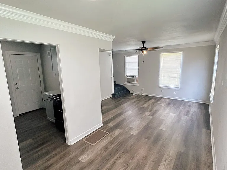 1210 Saint Charles St — Photo 17