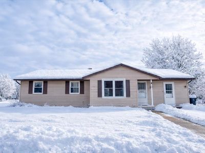 90 E Countryside Dr, Evansville, WI, 53536