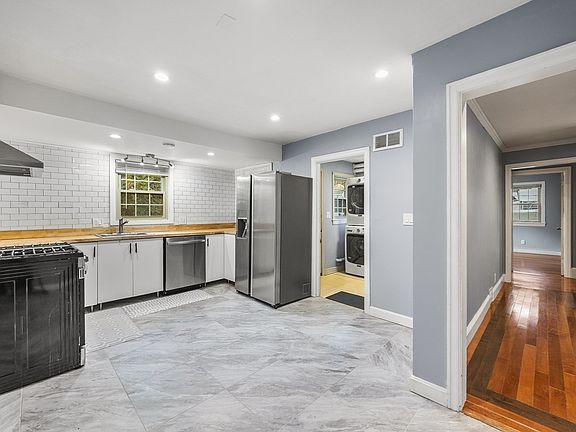 2nd image of 51 Selwyn Rd