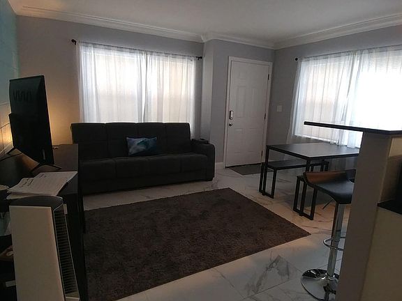 3rd image of 419 Jefferson Ave #1
