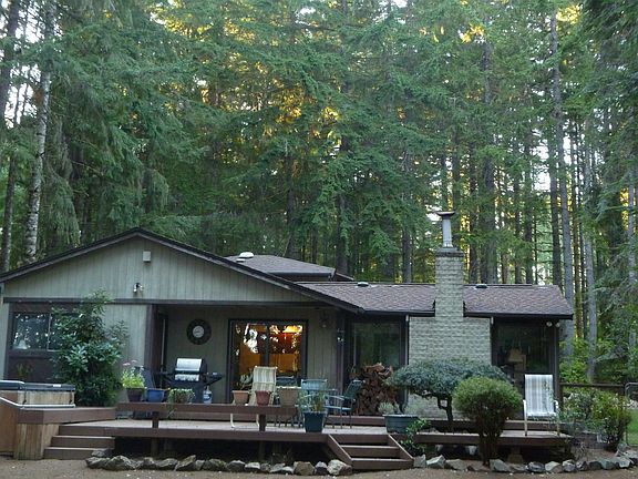 Expansive Decking