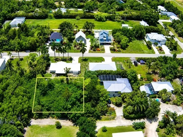 7455 Georgiana Dr, Bokeelia, FL 33922
