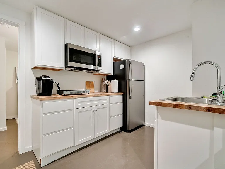 505 Locust St — Photo 15
