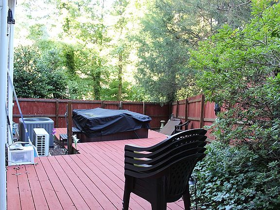 4th image of 4125 Weaver Dr