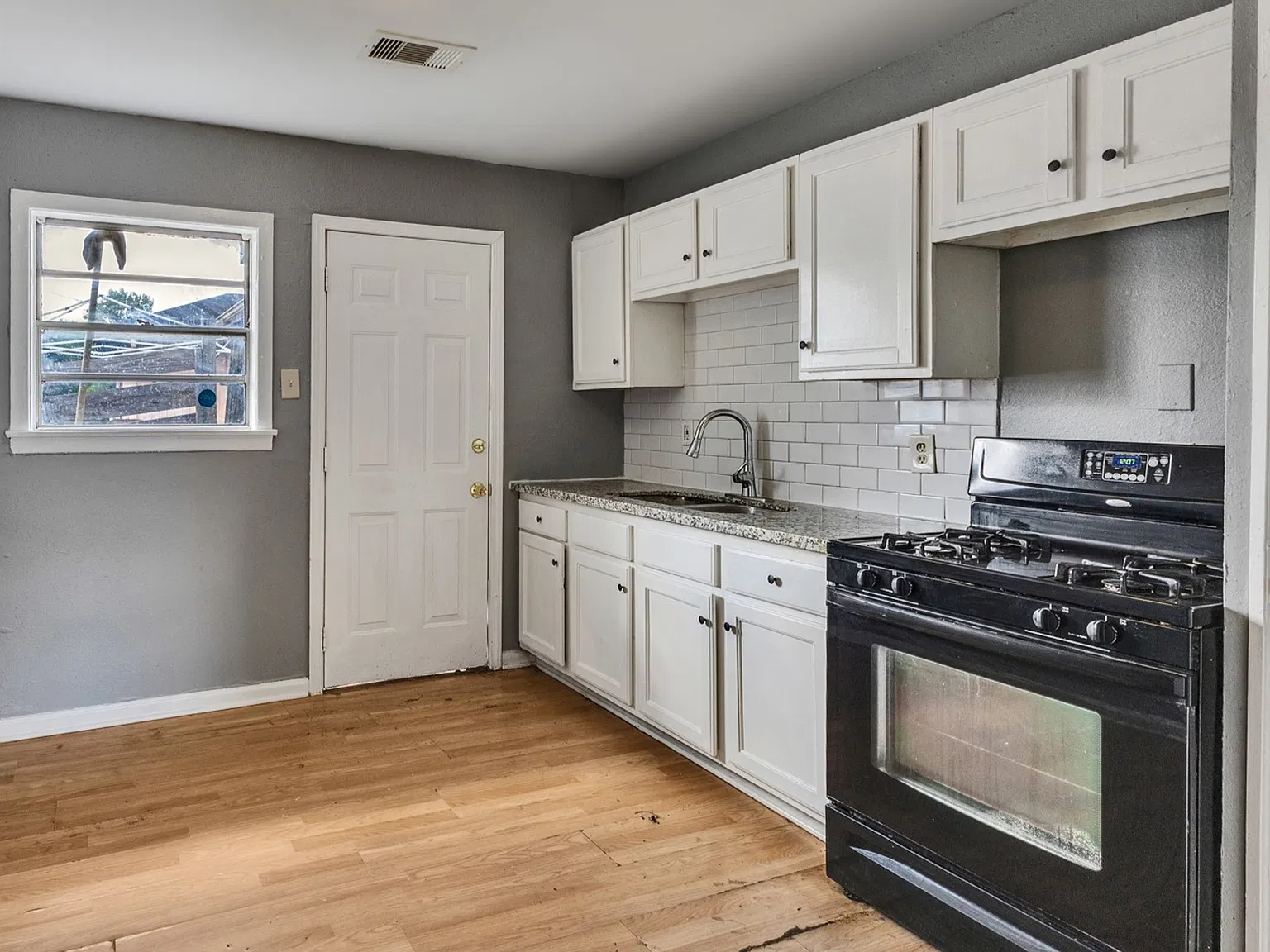 2 bed, 609 sqft, $875 — Photo 1