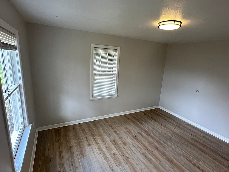 1740 Oxford St SE #6 — Photo 1