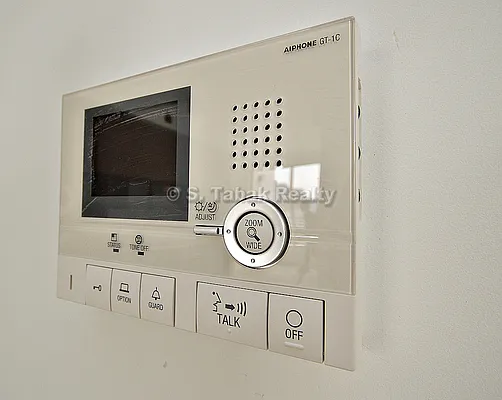 Rented by Sam Tabak | media 121