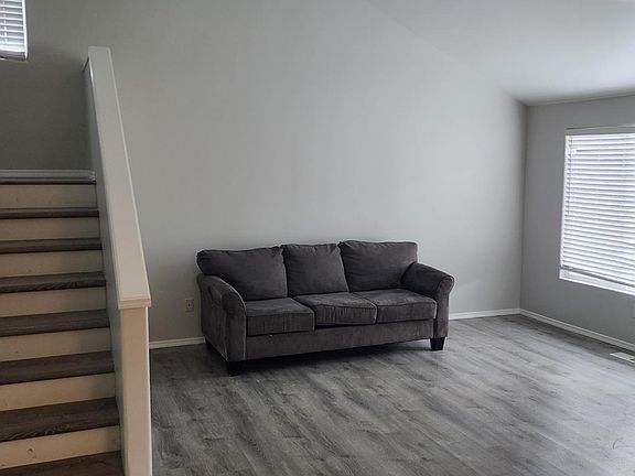 4th image of 2040 NE Lind Ct