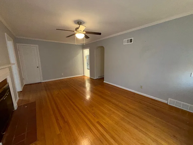 421 Cannonbury Dr — Photo 6