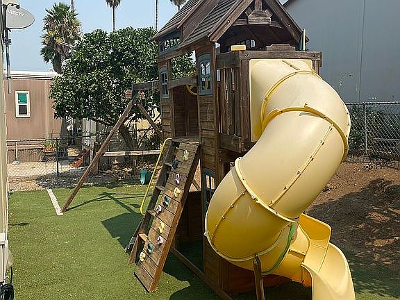 AC and Play Structure Incld 