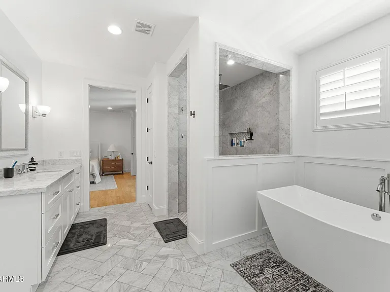 3655 E Piccadilly Rd — Photo 18
