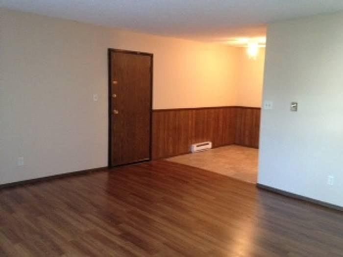 Living Room/Breakfast Nook