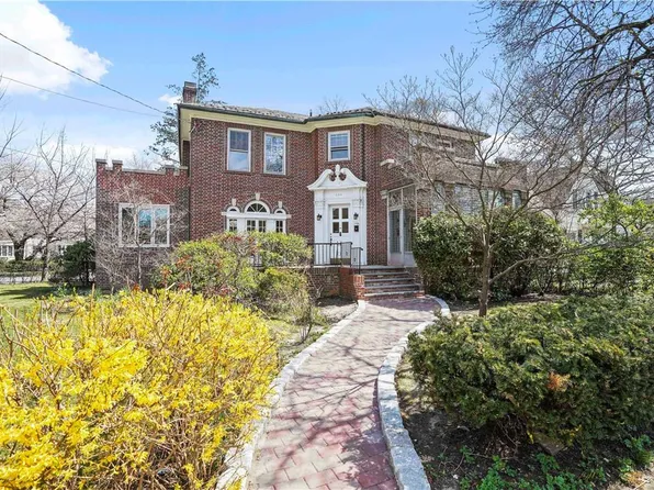 406 Pelhamdale Avenue, Pelham, NY 10803