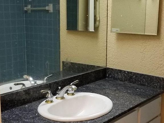4th image of 301 E Whitehall Ct APT B