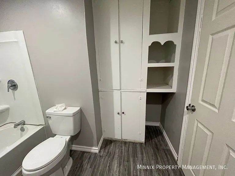 202 S Virginia St — Photo 3