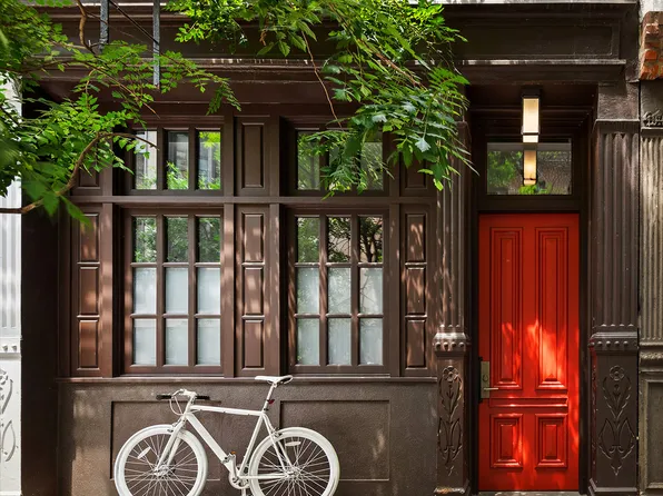 19 Downing Street image 1 of 29