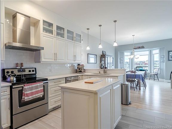5th image of 48 Waterford Ln
