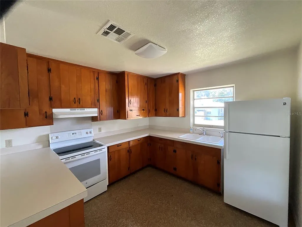 2 bed, 1.0 bath, 1378 sqft, $1,450 — Photo 3