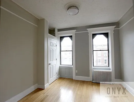 Rented by Onyx | media 9