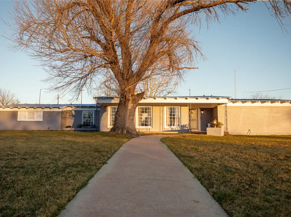909 Cherry St, Baird, TX 79504