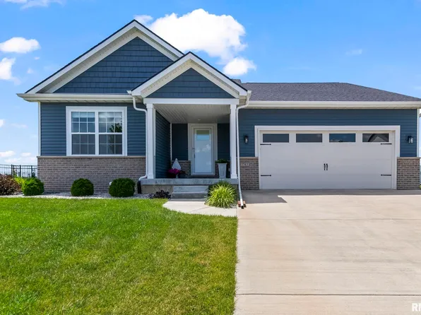 1743 Spartan Dr, Chatham, IL 62629