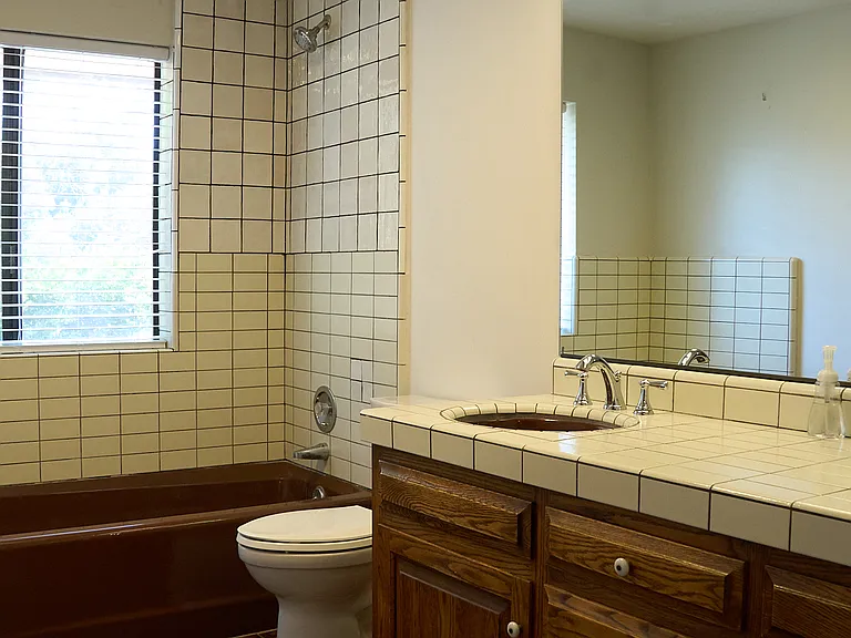 397 Loftyhill Dr — Photo 33