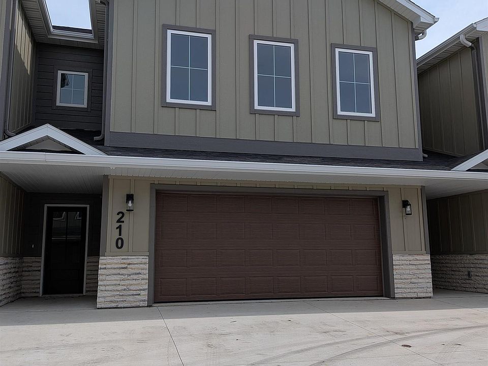 1st image of 210 Stonebrook Ct