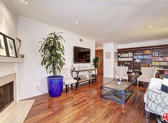 5th image of 11667 Gorham Ave APT 305