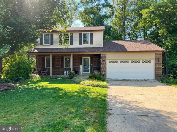 5700 Harrison House Ct, Centreville, VA 20120
