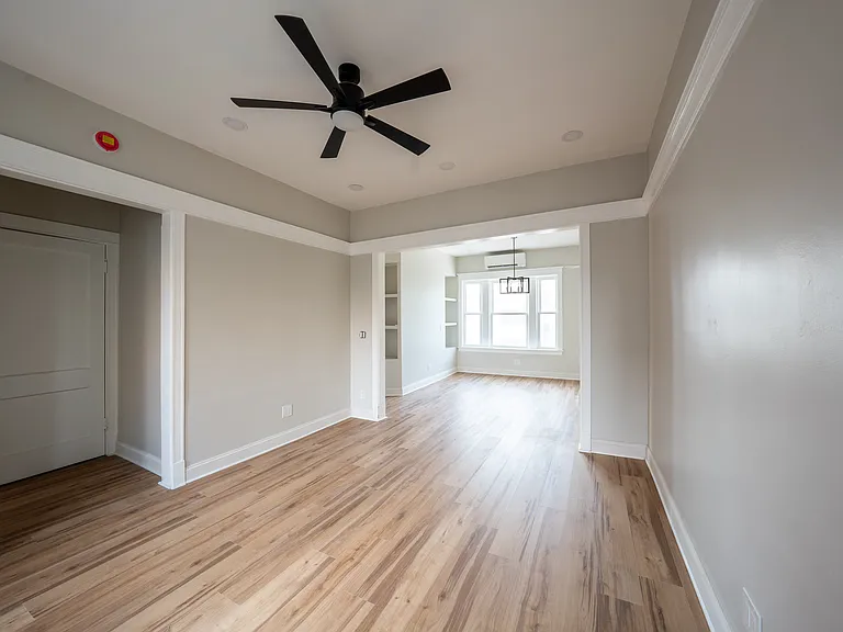 1458 W Foster Ave #1 — Photo 11