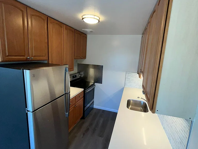 438 Vernon St #302 — Photo 2