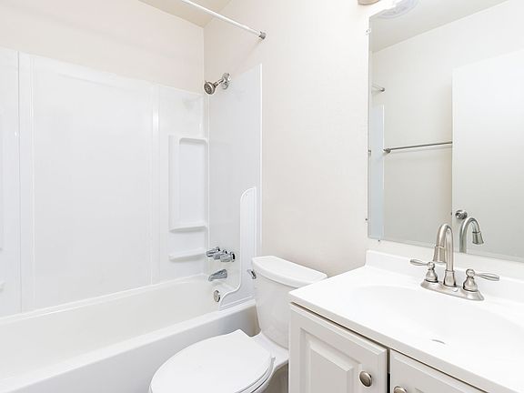 3rd image of 8600 SW Scholls Ferry Rd APT 15