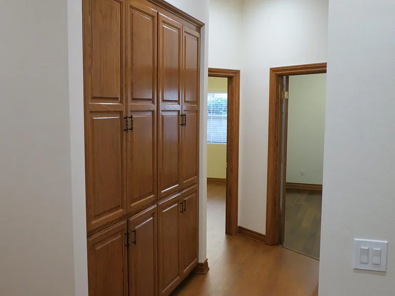 713 Pamela Cir — Photo 32