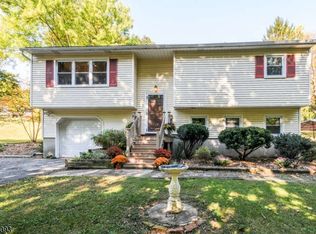 400 North Rd, Califon, NJ 07830