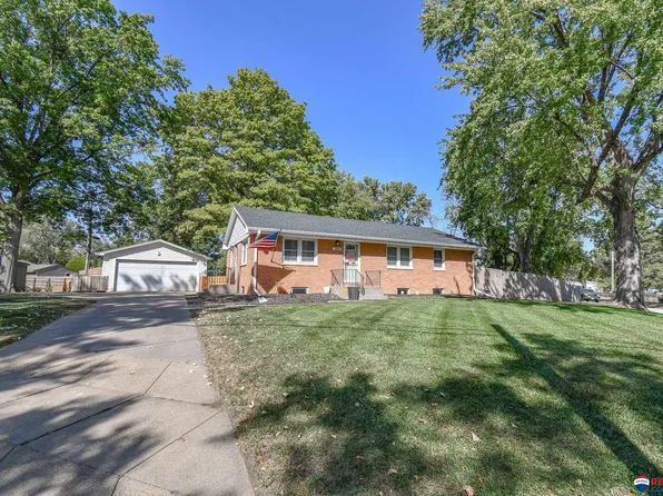 3840 Sewell St, Lincoln, NE 68506