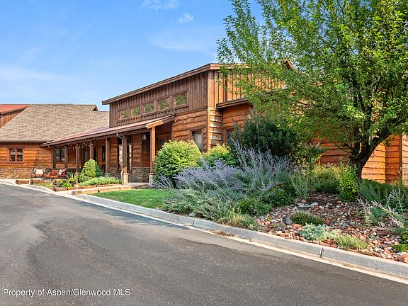 4th image of 1204 Huebinger Dr